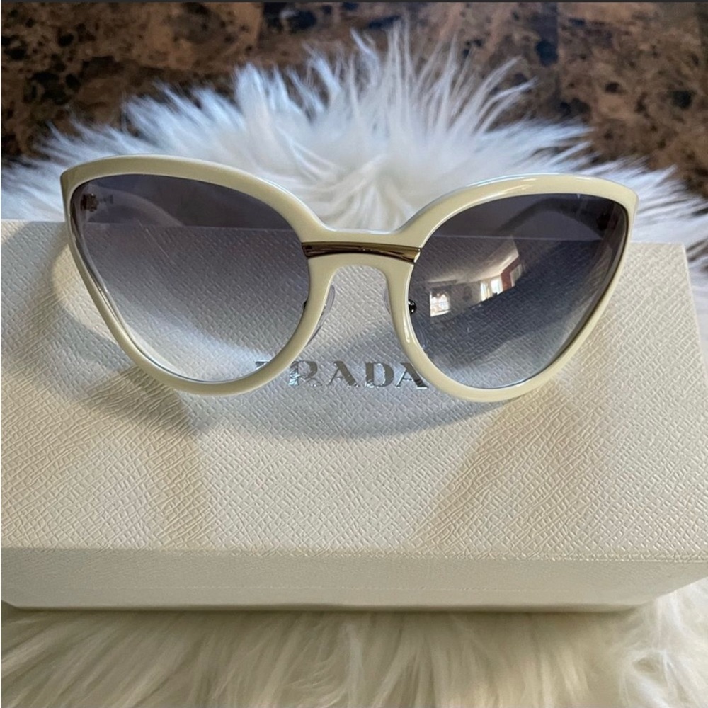 Prada Catwalk Sunglasses, New - Picture 7 of 12
